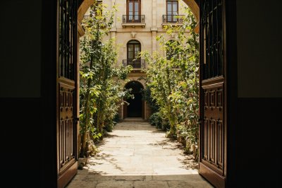AI-generated travel thumbnail for Martos