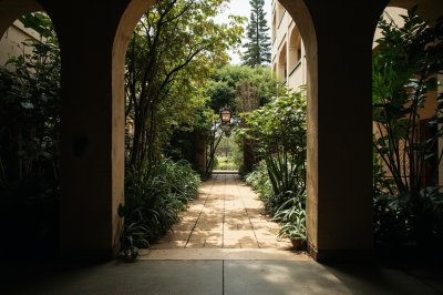 AI-generated travel thumbnail for Marulan