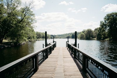 AI-generated travel thumbnail for Maspeth