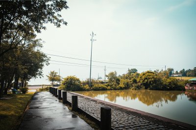 AI-generated travel thumbnail for Maubin