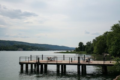 AI-generated travel thumbnail for Măureni