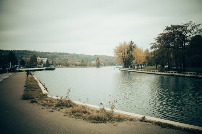 AI-generated travel thumbnail for Măxineni
