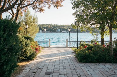 AI-generated travel thumbnail for Medulin