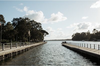 AI-generated travel thumbnail for Melrose Park