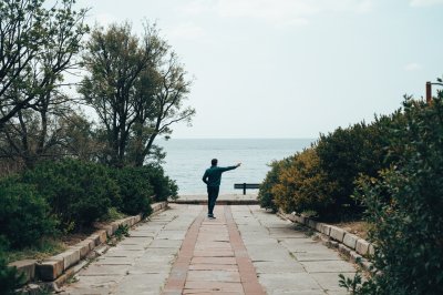 AI-generated travel thumbnail for Merkez
