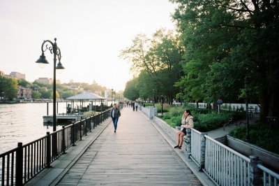 AI-generated travel thumbnail for Middle Village