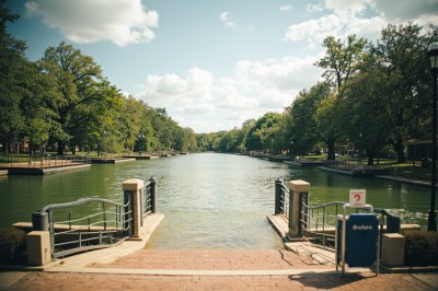 AI-generated travel thumbnail for Midwest City