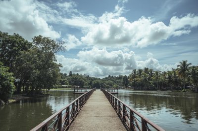 AI-generated travel thumbnail for Milán