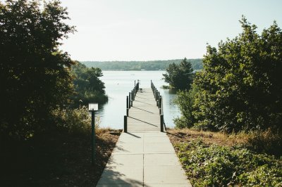 AI-generated travel thumbnail for Mineola