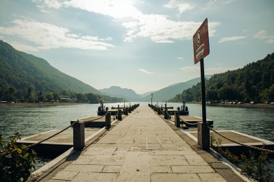 AI-generated travel thumbnail for Minieri