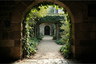 AI-generated travel thumbnail for Misérieux