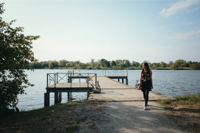 AI-generated travel thumbnail for Mol