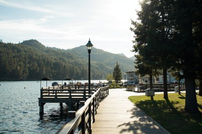 AI-generated travel thumbnail for Mono Vista