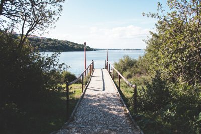 AI-generated travel thumbnail for Monte Redondo