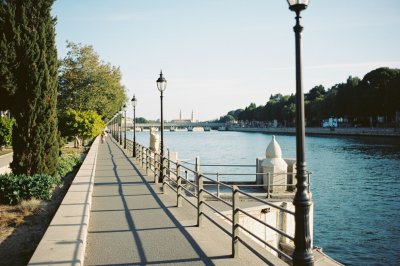 AI-generated travel thumbnail for Montpellier