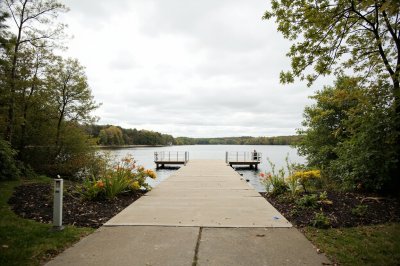 AI-generated travel thumbnail for Montville Center