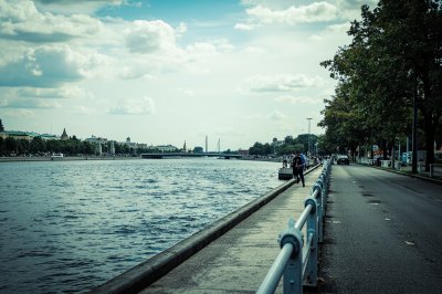 AI-generated travel thumbnail for Moscow