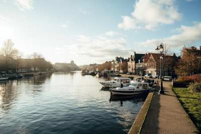 AI-generated travel thumbnail for Mouscron