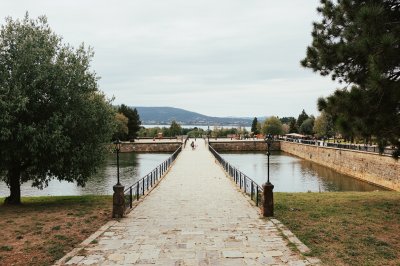 AI-generated travel thumbnail for Mozoncillo
