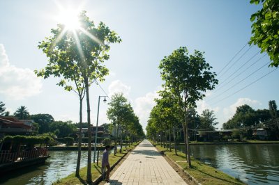 AI-generated travel thumbnail for Muang Phouvong