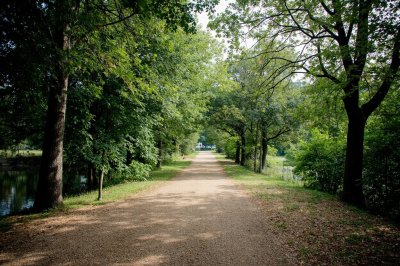AI-generated travel thumbnail for Mülheim-Kärlich