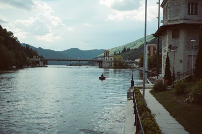 AI-generated travel thumbnail for Municipiul Braşov