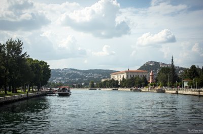 AI-generated travel thumbnail for Muradiye
