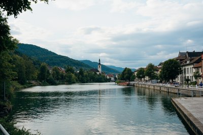 AI-generated travel thumbnail for Muri