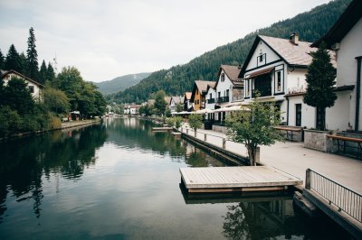 AI-generated travel thumbnail for Mutters
