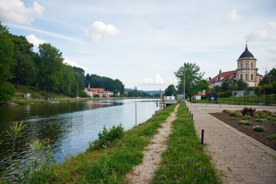AI-generated travel thumbnail for Nanov
