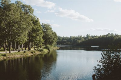 AI-generated travel thumbnail for Naprawa