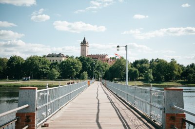 AI-generated travel thumbnail for Narva