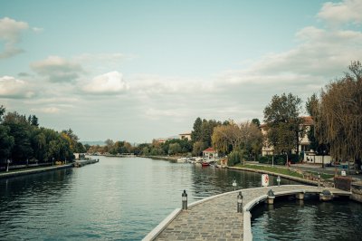 AI-generated travel thumbnail for Navarredonda de Gredos
