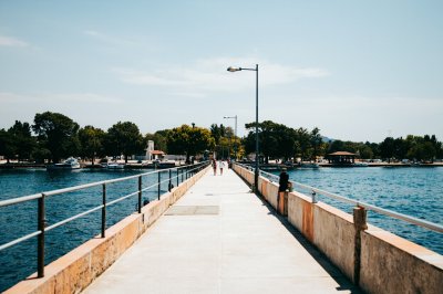 AI-generated travel thumbnail for Néa Kíos