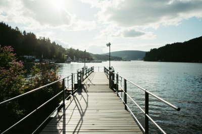 AI-generated travel thumbnail for Neskollen
