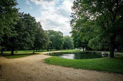AI-generated travel thumbnail for Neuilly-Saint-Front