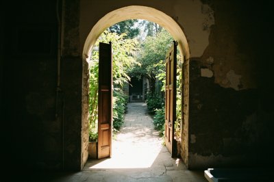 AI-generated travel thumbnail for Nicolești