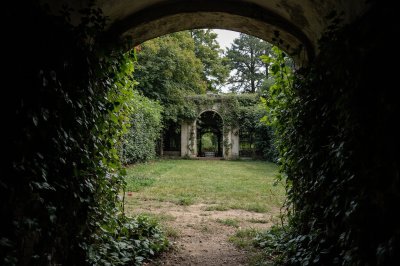 AI-generated travel thumbnail for Niederfeulen
