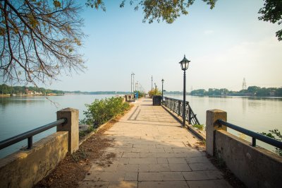 AI-generated travel thumbnail for Nira Narsingpur
