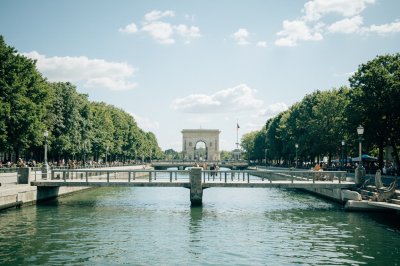 AI-generated travel thumbnail for Noisy-le-Grand