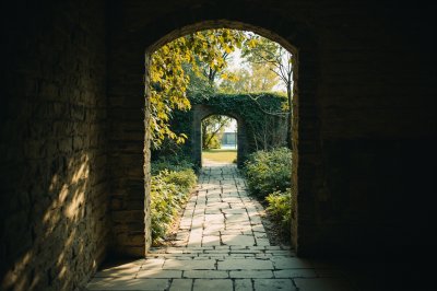 AI-generated travel thumbnail for Novyy Svit