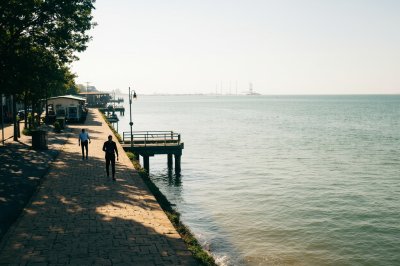AI-generated travel thumbnail for Octeville-sur-Mer