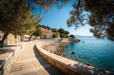 AI-generated travel thumbnail for Okrug Gornji