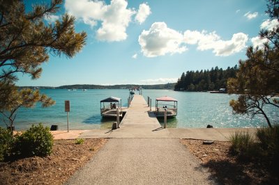AI-generated travel thumbnail for Old Beach