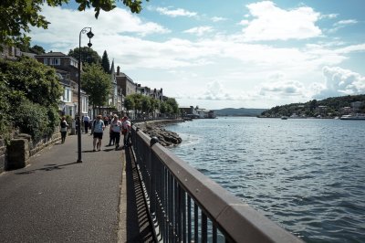 AI-generated travel thumbnail for Onchan