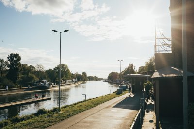 AI-generated travel thumbnail for Oostduinkerke