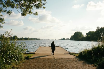 AI-generated travel thumbnail for Opmeer