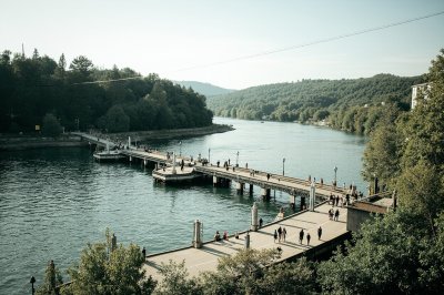 AI-generated travel thumbnail for Oraş Fundulea