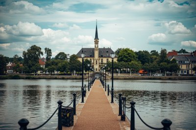 AI-generated travel thumbnail for Orchamps