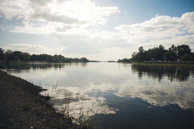 AI-generated travel thumbnail for Oud-Loosdrecht
